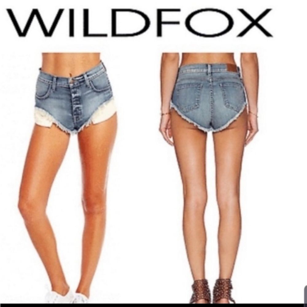 Wildfox beach butt short jean shorts size 26
